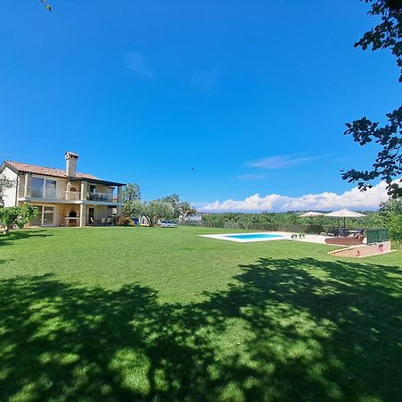 Apartments Villa Sotlar With Pool Umag Eksteriør bilde