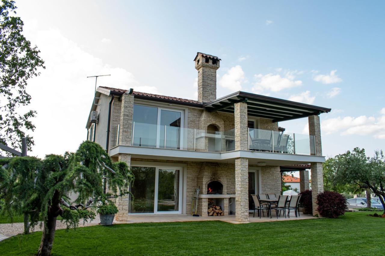 Apartments Villa Sotlar With Pool Umag Eksteriør bilde