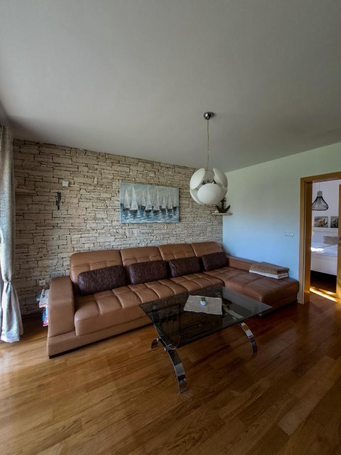 Apartments Villa Sotlar With Pool Umag Eksteriør bilde