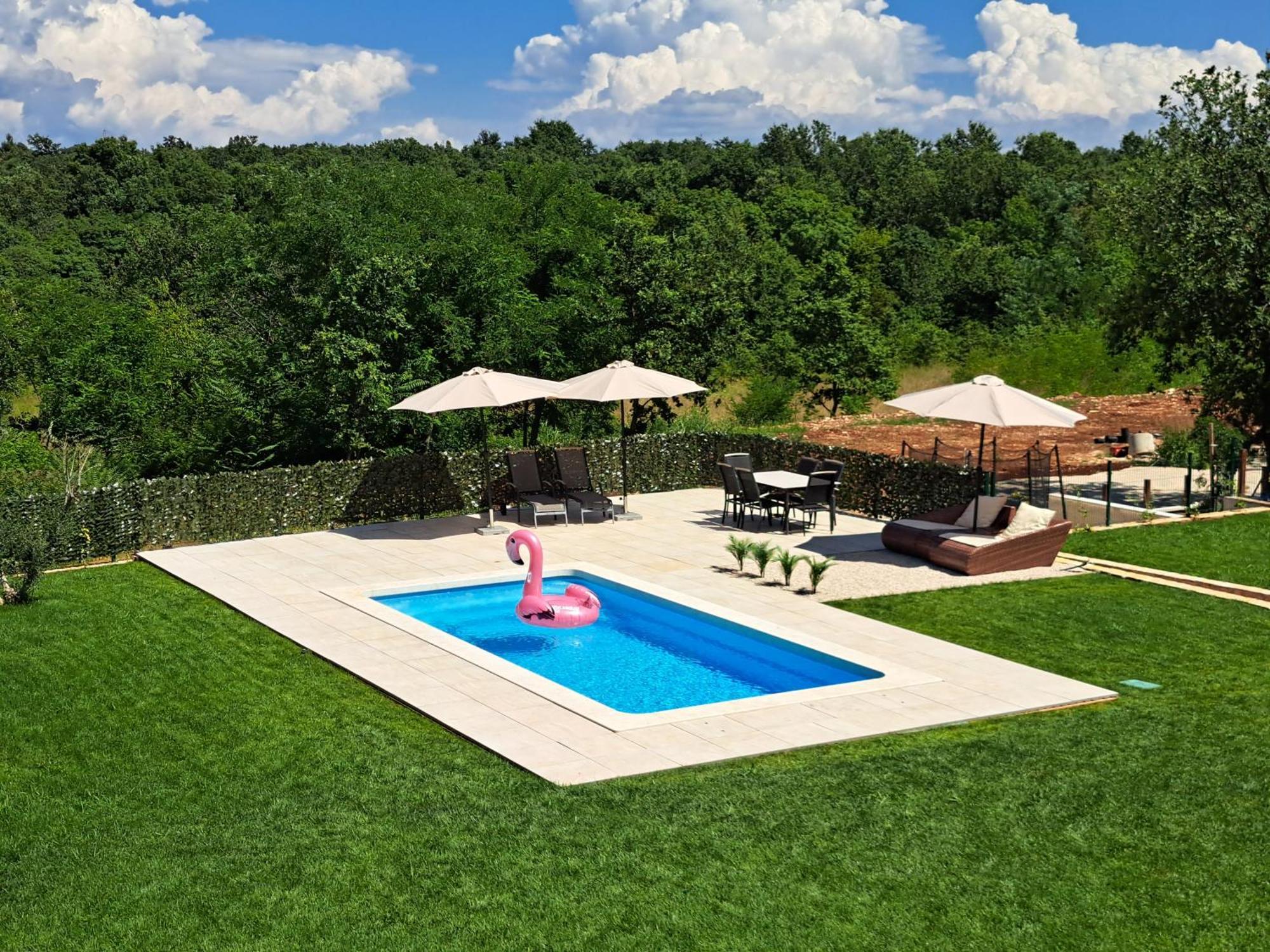 Apartments Villa Sotlar With Pool Umag Eksteriør bilde